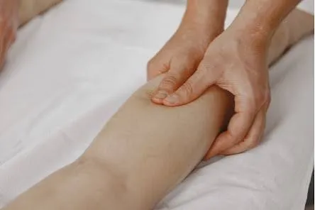 Drenaje Linfático  Piernas Cansadas y Aromaterapia (30 min) Dama  (Valor:25.000)