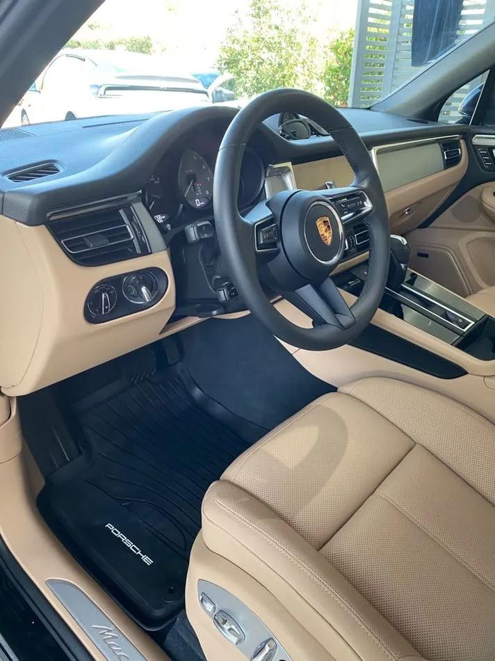 Interior full
