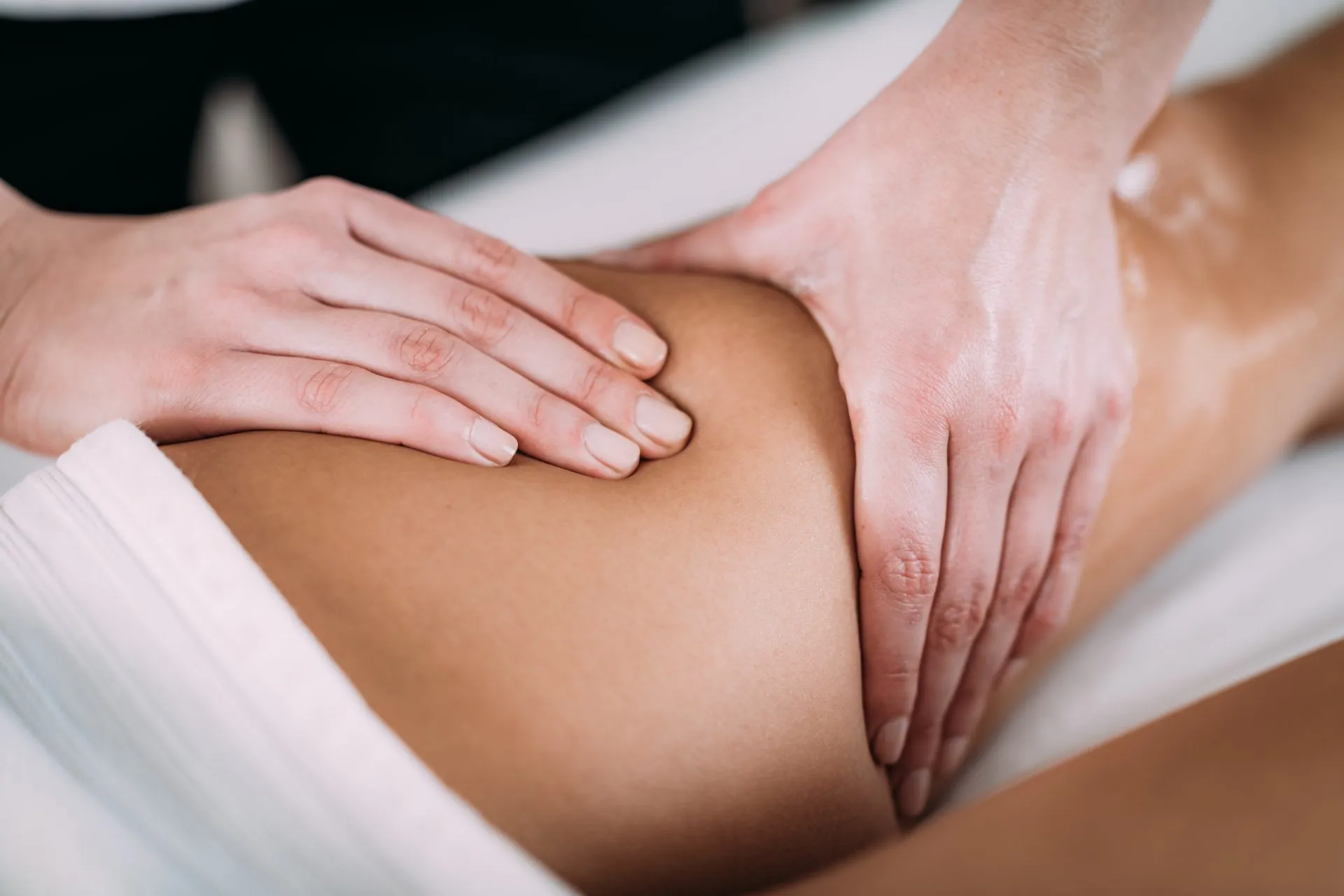 Masaje Piernas Contracturadas  y Aromaterapia (30 min) Dama (Valor: 25.000) 