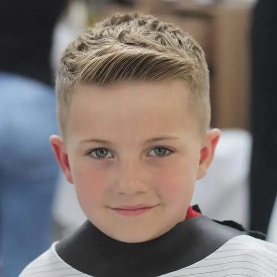Corte Escolar y Niños