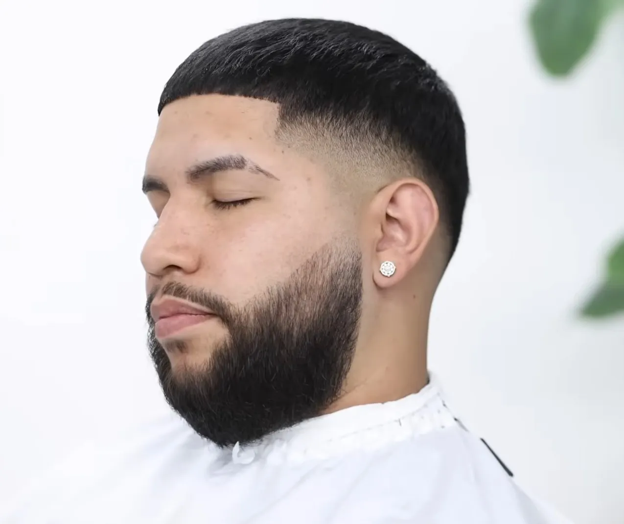 Combo barbado : Corte Degradado + barba