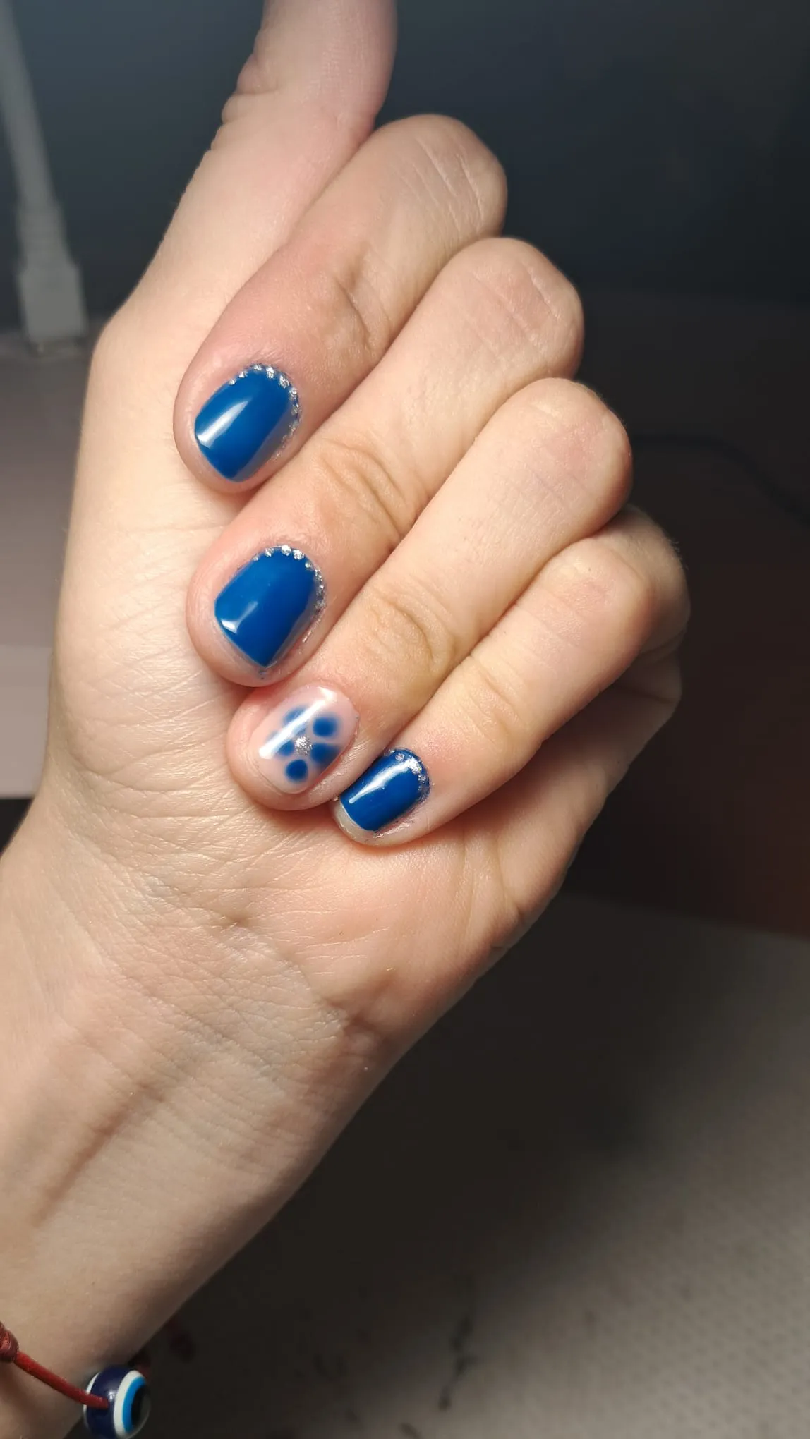 Semi permanente
