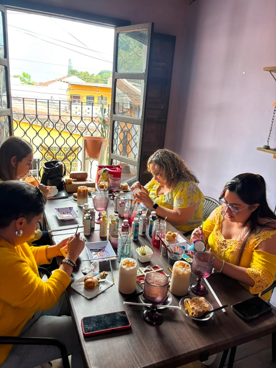 Girls dates para 4 personas